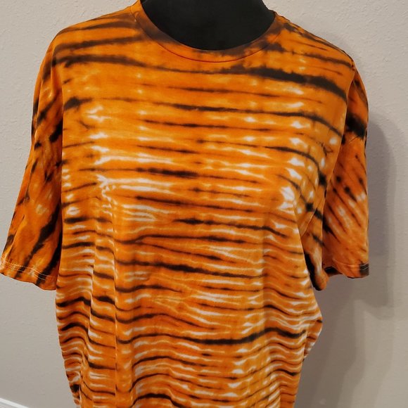 Tie dye boho style unisex T shirt size XL. 100% soft cotton. - Picture 3 of 9